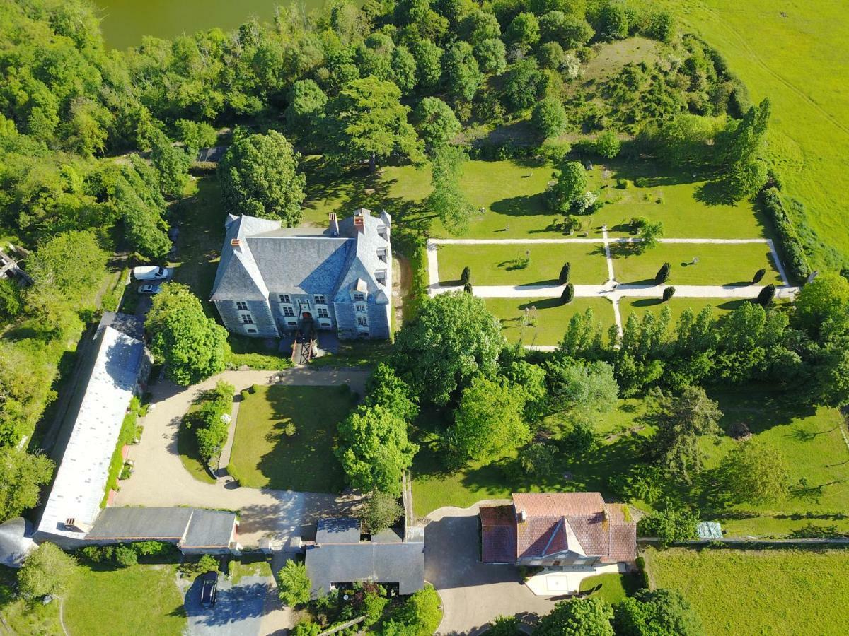 Chateau De La Fresnaye Saint-Aubin-de-Luigne Bagian luar foto